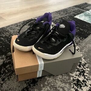 Authentic LEBRON XVIII (PS)